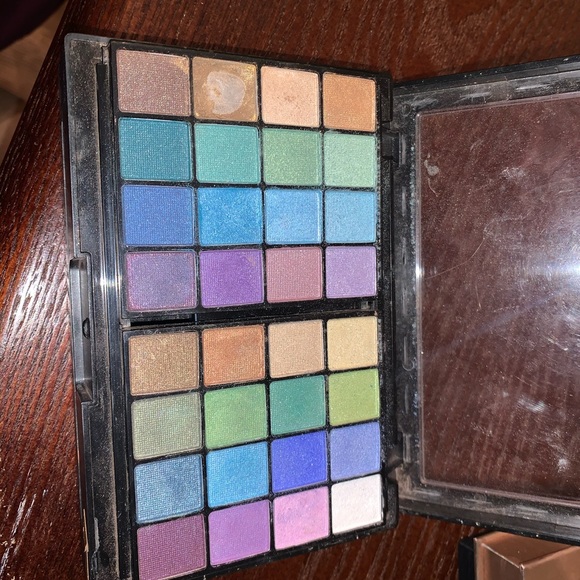 Makeup Bundle - Picture 5 of 7